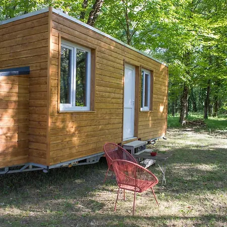 Camping La Permaculturelle - Domaine Des Ramières *